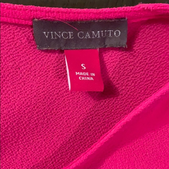 VINCE CAMUTO Blouse. Size Small - Picture 8 of 11